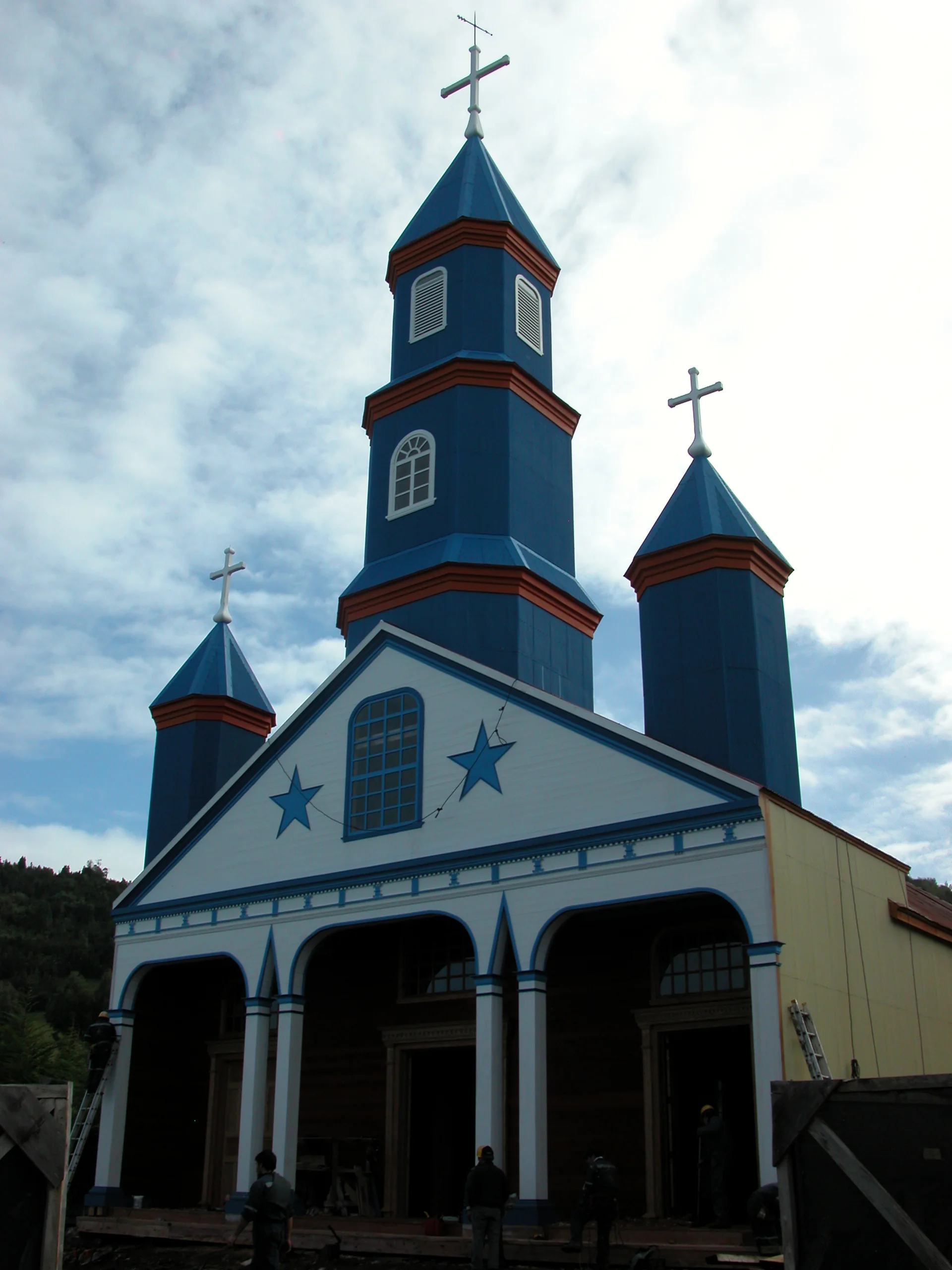 Restauración patrimonial Iglesia de Tenaún · Constructora Patrimonial Chiloé
